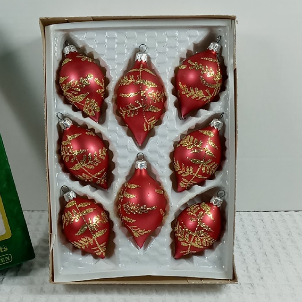 VTG Commodore Christmas Classics Red/Gold Glass Holiday Ornaments Romania 8 Pack